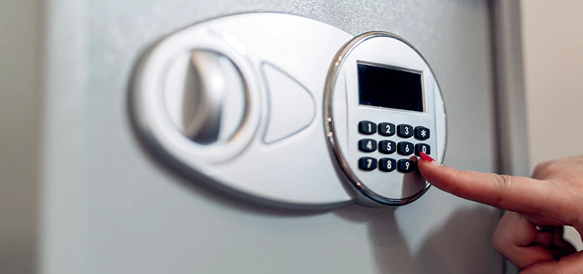 Jewelry Safe Cracking in Hanford, California