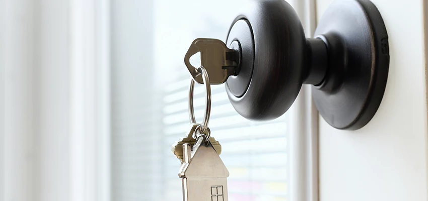 Bifold Door Knob Replacement in Hanford, California