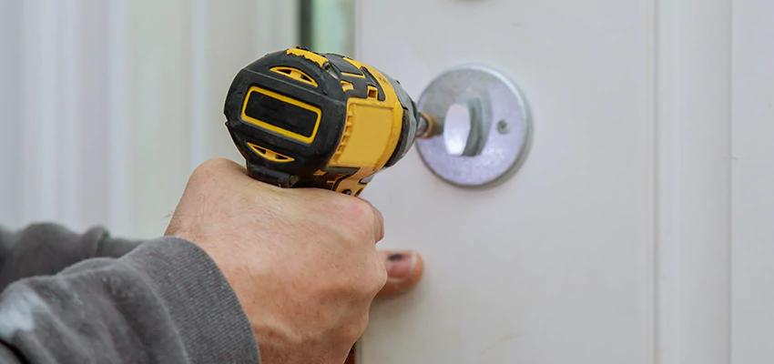 Street Locksmith For Smart Lock Repair in Hanford, CA
